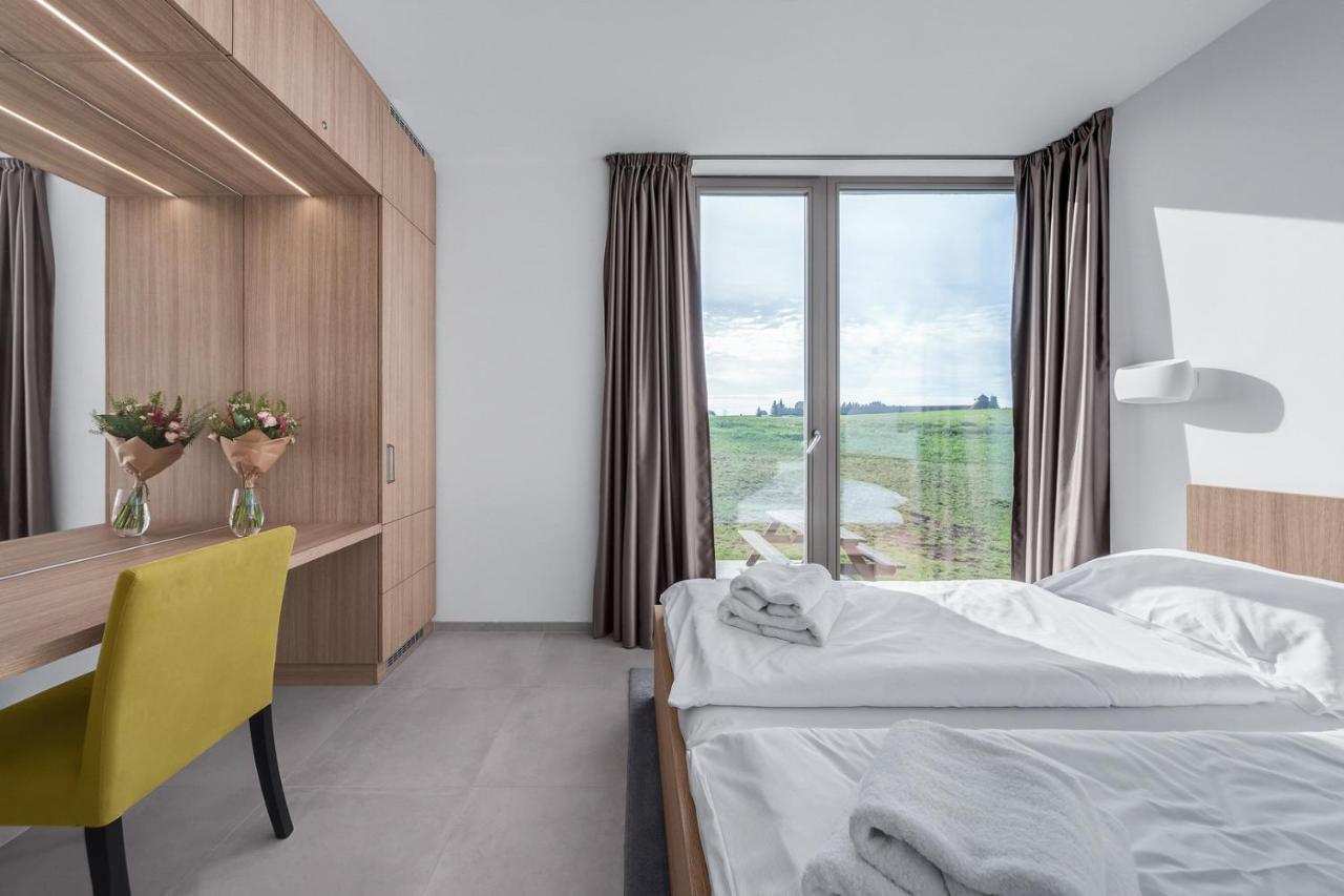 Apartmany Hradecek มลาเด บุคกี ภายนอก รูปภาพ