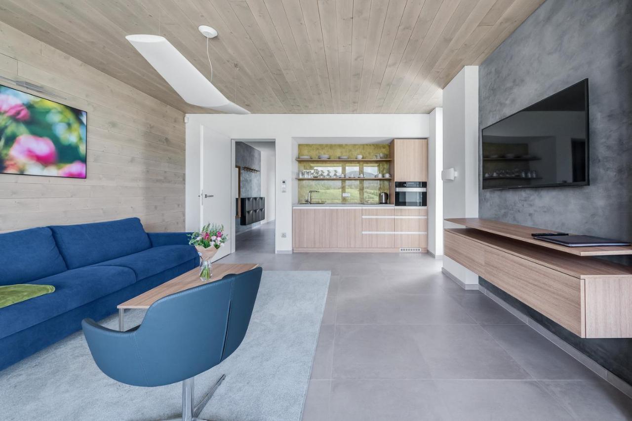 Apartmany Hradecek มลาเด บุคกี ภายนอก รูปภาพ